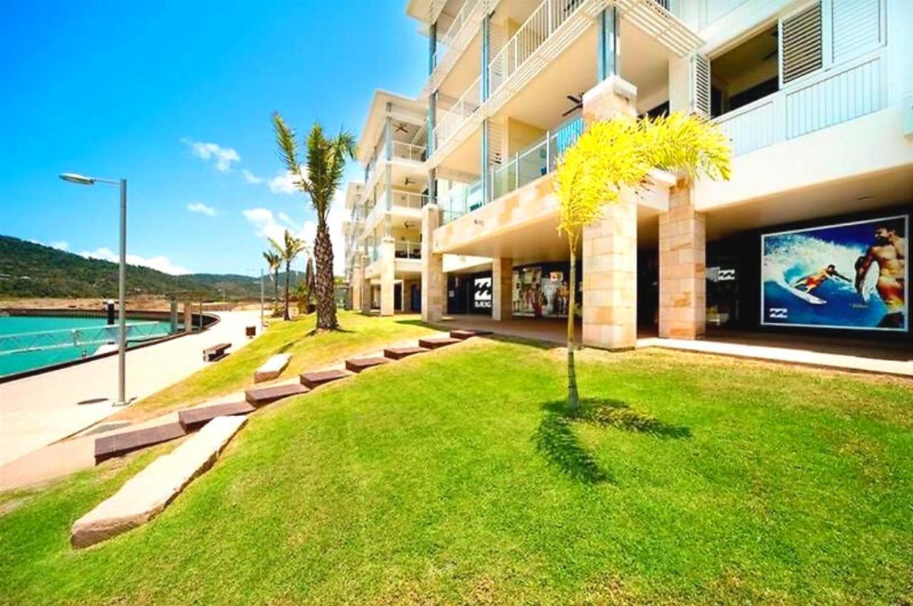 Absolute Luxury Marina Lifestyle At The Port Of Airlie Beach Exterior photo